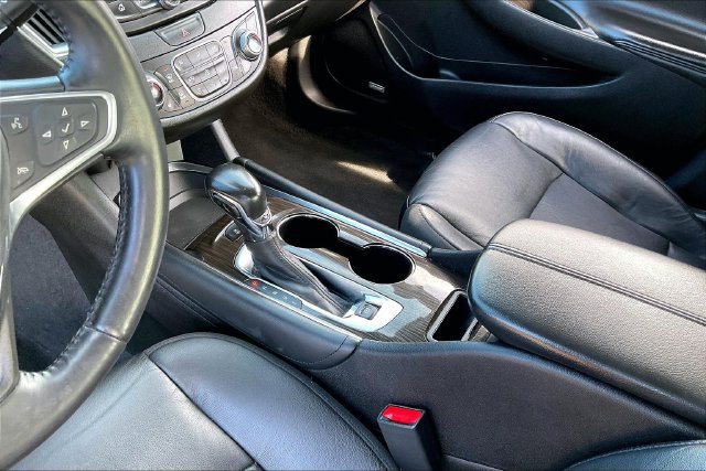 Used 2022 Chevrolet Malibu Premier FWD image 13
