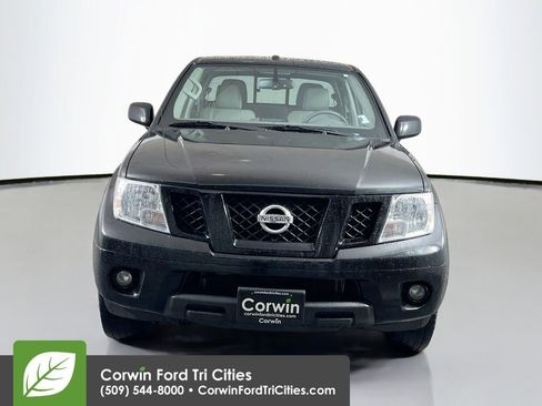 Used 2018 Nissan Frontier SV w/ Value Truck Package image 4