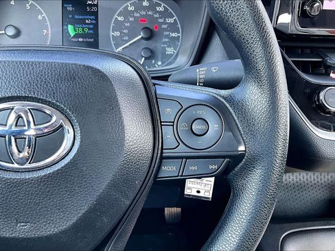 Used 2025 Toyota Corolla LE FWD image 25