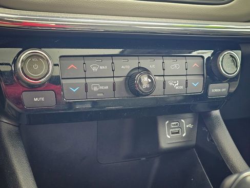 Certified 2022 Jeep Compass Limited w/ Elite Group image 28