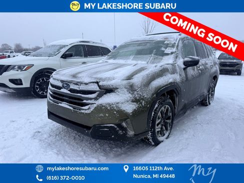 Used 2025 Subaru Forester Premium image 3