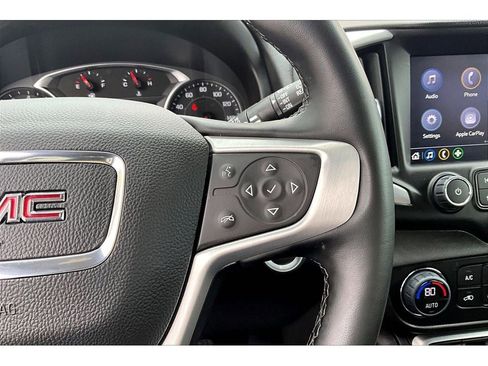 Used 2024 GMC Terrain SLT AWD/4WD image 22