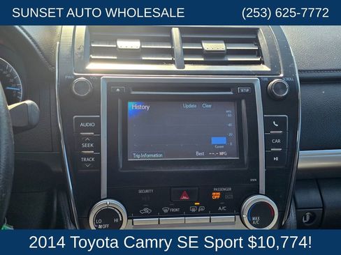 Used 2014 Toyota Camry SE FWD image 30