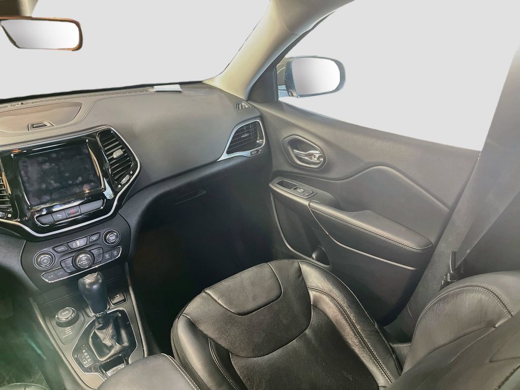 Used 2019 Jeep Cherokee Limited AWD/4WD image 23