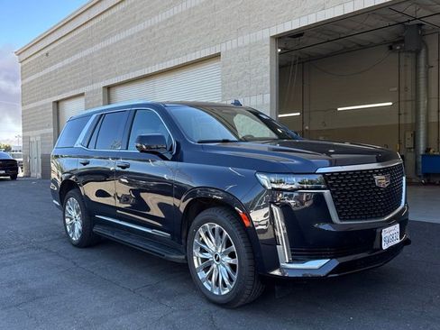 Used 2023 Cadillac Escalade Premium Luxury w/ Performance Package AWD/4WD image 2