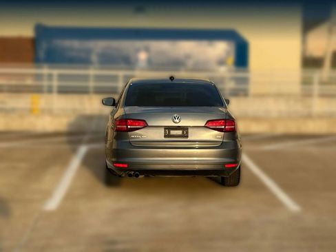 Used 2017 Volkswagen Jetta SE image 7