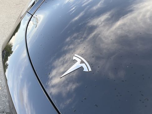 Used 2021 Tesla Model Y Long Range image 13