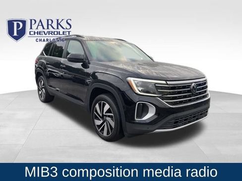 Used 2025 Volkswagen Atlas SE FWD image 1