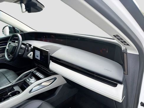 Used 2024 Lincoln Nautilus Reserve image 14