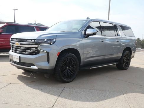 Used 2024 Chevrolet Suburban Premier w/ Max Trailering Package image 3