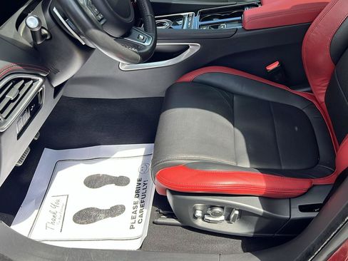 Used 2018 Jaguar F-PACE S AWD/4WD image 10