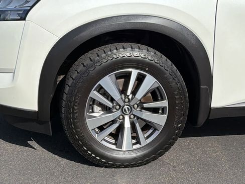 Used 2022 Nissan Pathfinder SL AWD/4WD image 9