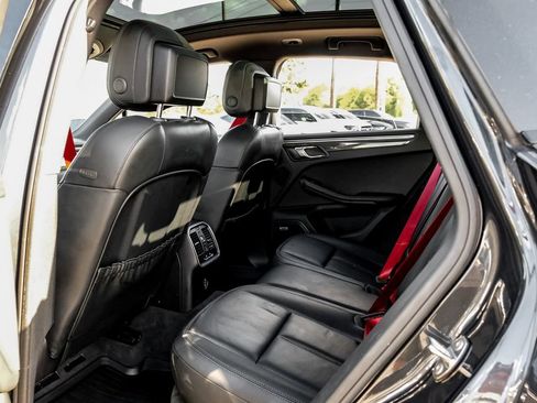 Used 2018 Porsche Macan GTS AWD/4WD image 44