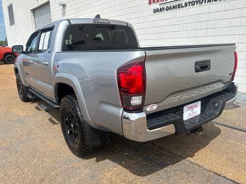 Used 2021 Toyota Tacoma SR5 RWD image 5