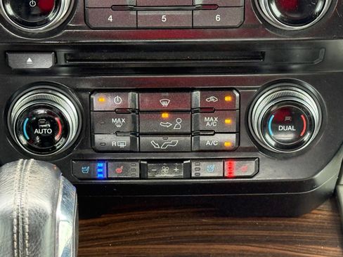 Used 2015 Ford F150 Lariat w/ Equipment Group 502A Luxury AWD/4WD image 27