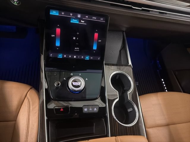 Certified 2026 Cadillac Escalade Luxury w/ LPO, Floor Liner Package RWD image 31