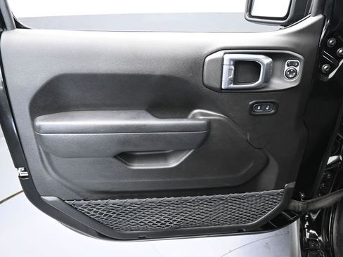 Used 2025 Jeep Wrangler Unlimited Sport AWD/4WD image 12