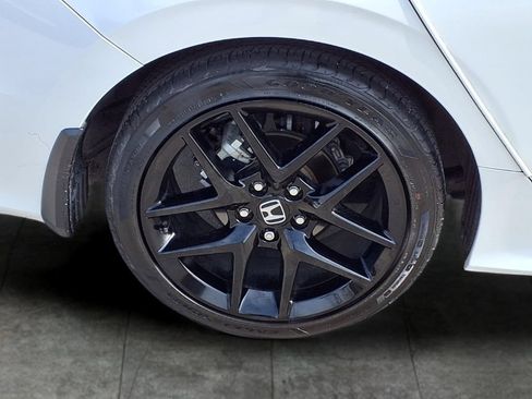 Used 2024 Honda Civic Sport image 9