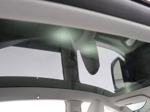 Used 2024 Tesla Model Y Long Range RWD image 23