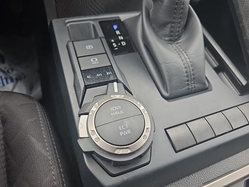 Used 2025 Toyota Tacoma SR5 image 25