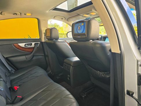 Used 2011 INFINITI FX50 AWD w/ Sport Pkg image 23