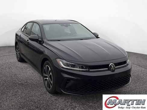 Used 2025 Volkswagen Jetta Sport FWD image 3
