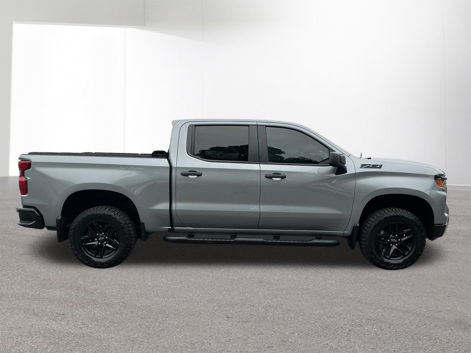 Used 2024 Chevrolet Silverado 1500 Custom Trail Boss w/ LPO, Dark Essentials Package AWD/4WD image 2
