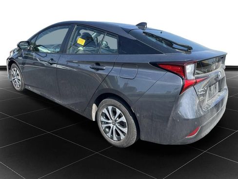 Used 2021 Toyota Prius XLE AWD/4WD image 3