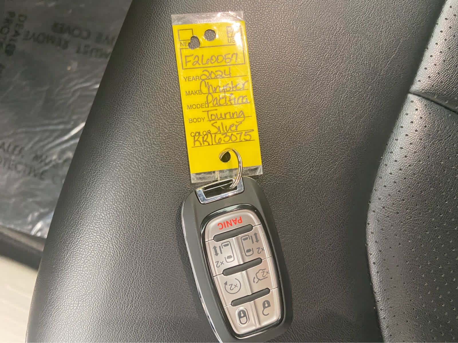 Used 2024 Chrysler Pacifica Touring-L FWD image 42
