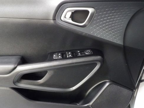 Used 2021 Kia Soul S FWD image 8