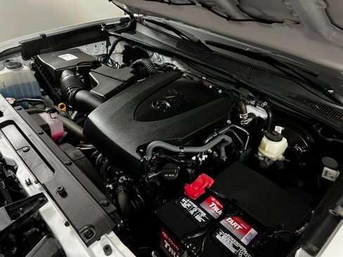 Certified 2022 Toyota Tacoma SR5 image 11