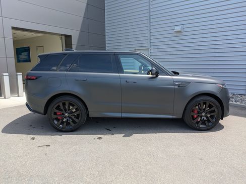 Used 2025 Land Rover Range Rover Sport Dynamic SE AWD/4WD image 5