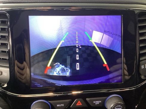 Used 2019 Jeep Grand Cherokee Altitude image 23