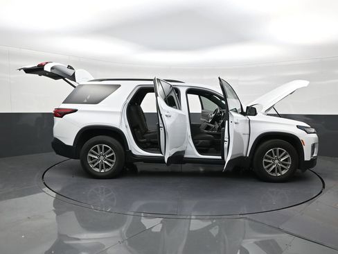 Used 2023 Chevrolet Traverse LT FWD image 29