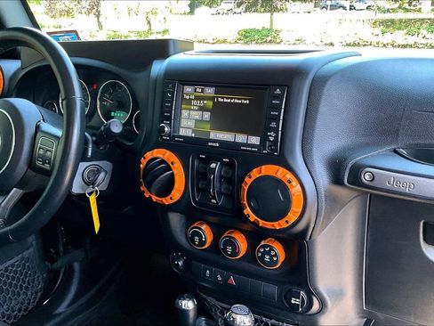 Used 2017 Jeep Wrangler Unlimited Sport AWD/4WD image 26