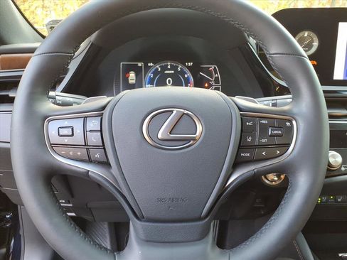 Certified 2023 Lexus ES 350 w/ Premium Package image 20