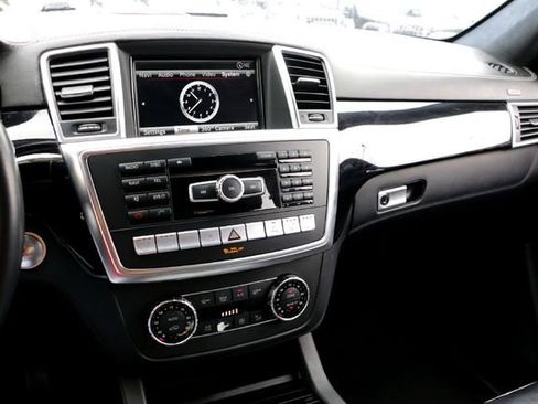 Used 2013 Mercedes-Benz GL 550 4MATIC image 16