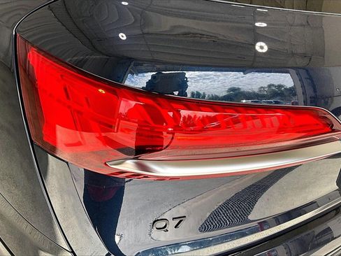 Used 2025 Audi Q7 3.0T Premium image 13