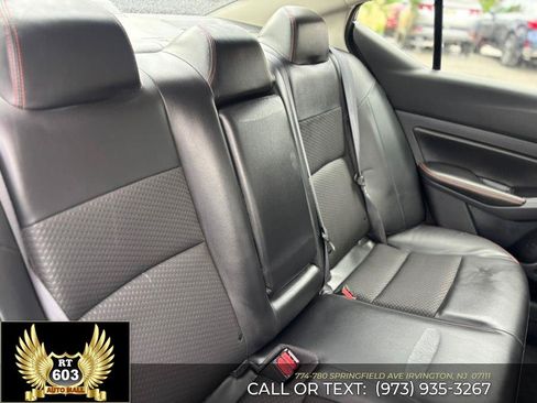 Used 2024 Nissan Sentra SV FWD image 14