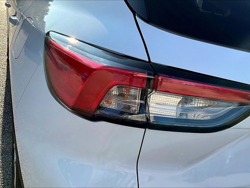 Used 2020 Ford Escape SE image 23