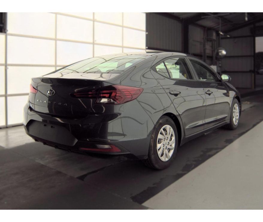 Used 2020 Hyundai Elantra SE FWD image 5