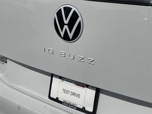 New 2025 Volkswagen ID. Buzz Pro S RWD image 13