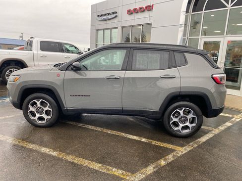 Used 2022 Jeep Compass Trailhawk w/ Trailhawk Convenience Group image 2