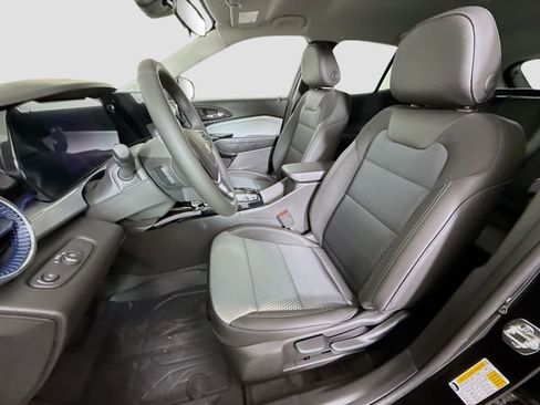 New 2026 Chevrolet Trax LT w/ Driver Confidence Package FWD image 19