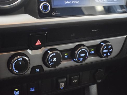 Used 2020 Toyota Tacoma SR5 image 42