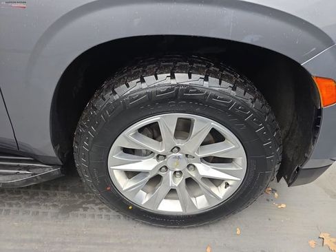 Used 2021 Chevrolet Tahoe Premier w/ Premium Package image 12