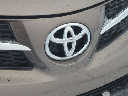 Used 2014 Toyota RAV4 Limited image 11