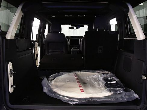 New 2026 Ford Bronco Outer Banks w/ Sasquatch Package AWD/4WD image 32