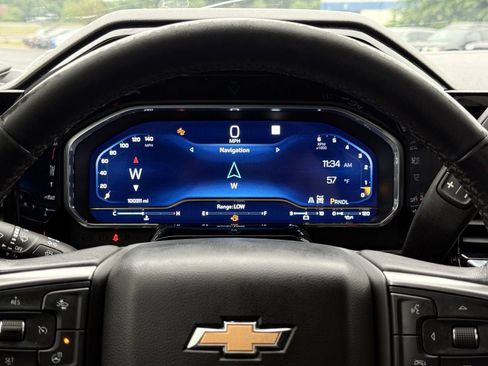 Used 2022 Chevrolet Silverado 1500 LT AWD/4WD image 35