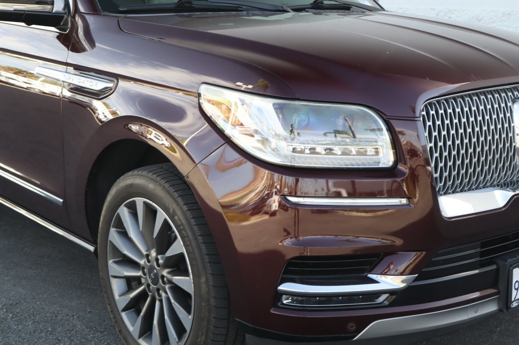 Used 2018 Lincoln Navigator L Select RWD image 11